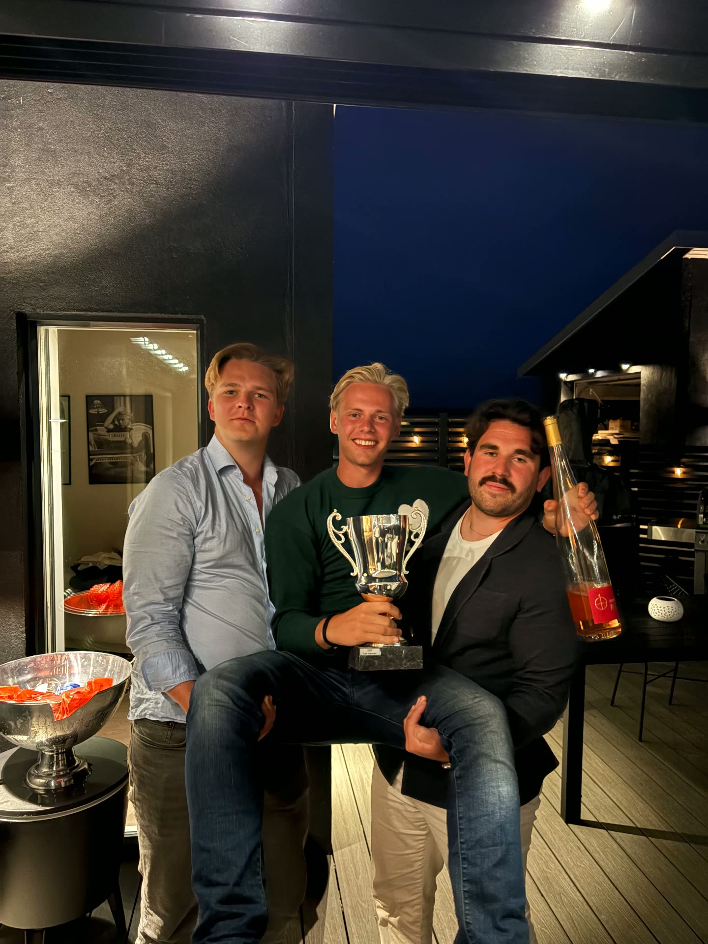 Hugo Svensson med TGC Invitational-pokalen 2026